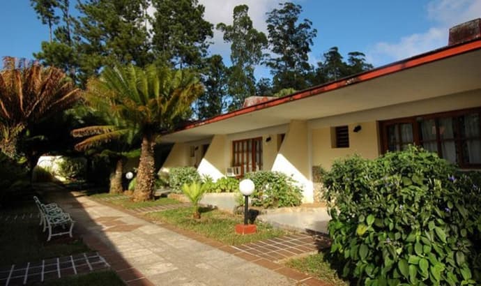 HOTEL LOS HELECHOS