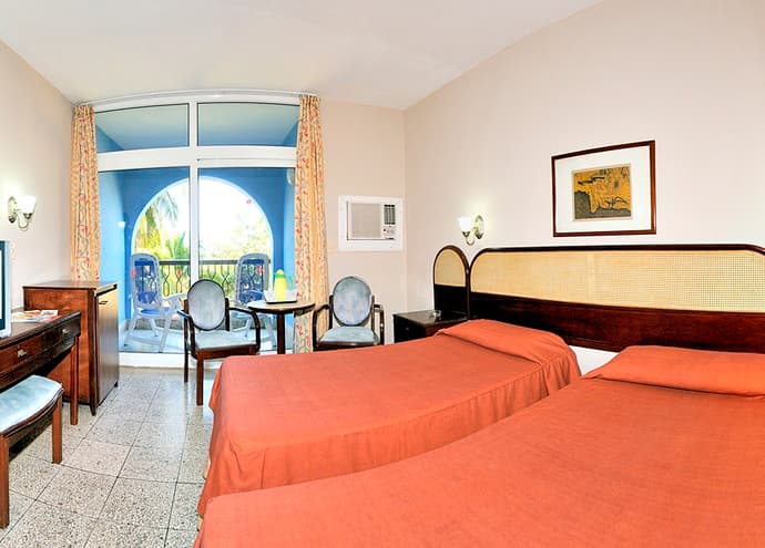 HOTEL CLUB AMIGO ANCON