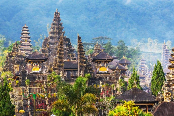 Bali: The Enchanted Island, French-speaking guide