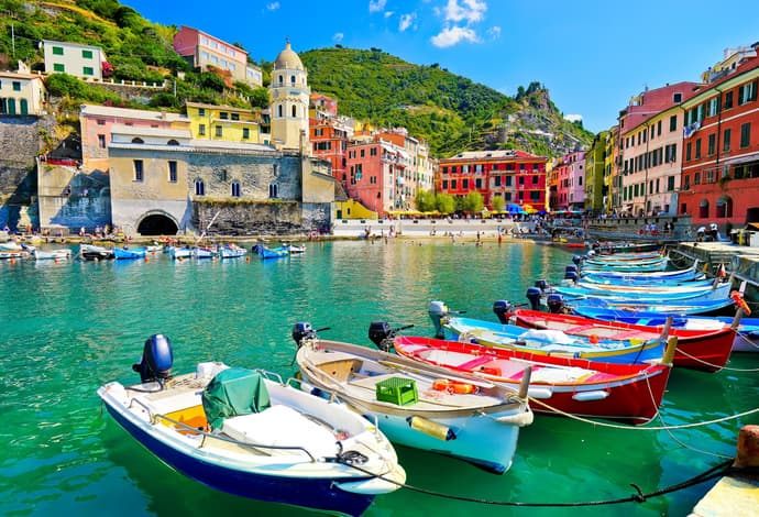 Colours of Cinque Terre by Train, Private Tour