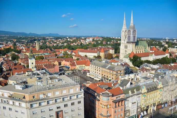 Through the Heart of the Slavic Countries, French-speaking guide