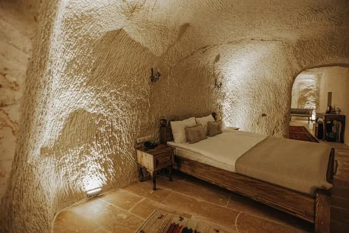 Lagania Cave Suites