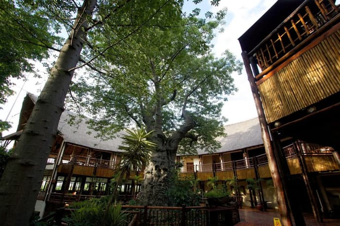 Cresta Mowana Safari Resort & Spa