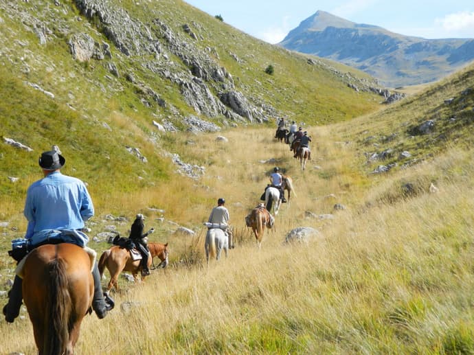 Italia: Escursioni a cavallo in abruzzo. il parco nazionale della majella