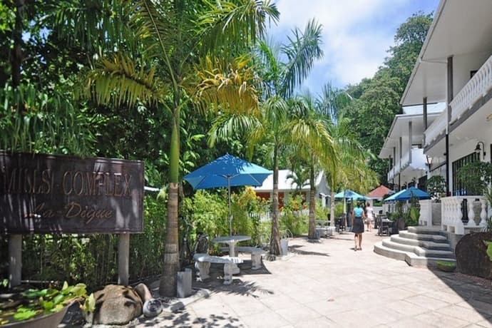 LA DIGUE SELF CATERING