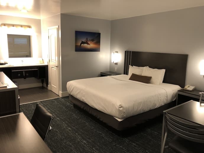 Pacific Inn, Primary image