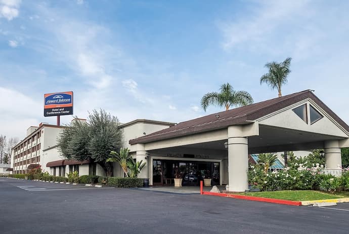 Howard Johnson by Wyndham Fullerton/Anaheim Conference Cntr