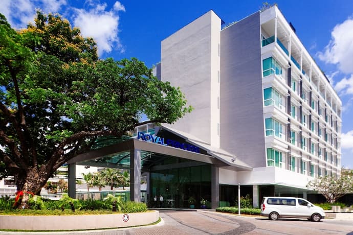 Royal Princess Larn Luang, Primary image