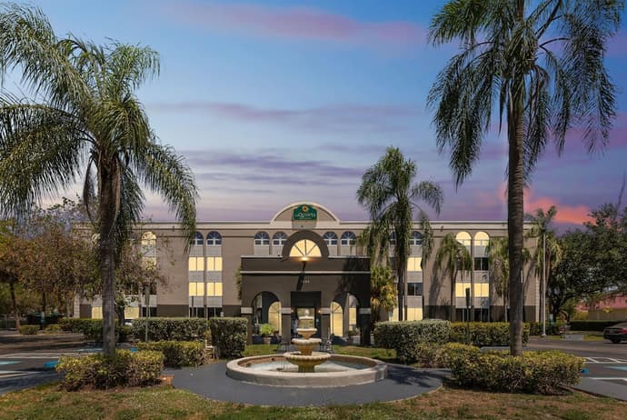 La Quinta Inn & Suites by Wyndham Miami Lakes