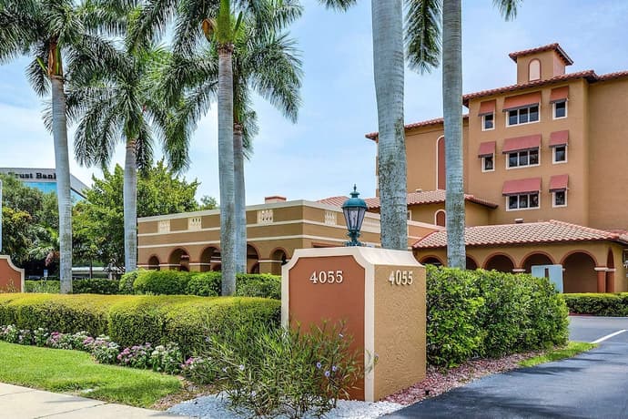 Inn of Naples, Tapestry Collection by Hilton, Primary image