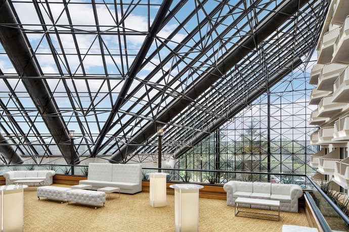 DoubleTree by Hilton Hotel Newark Airport, Lobby