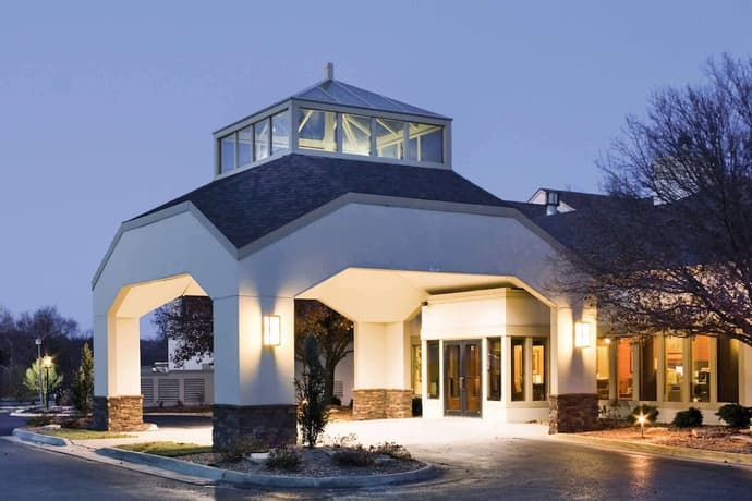 Quality Inn & Suites Albuquerque Midtown - University Area, Primary image