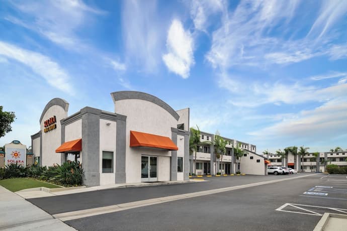 Solara Inn and Suites