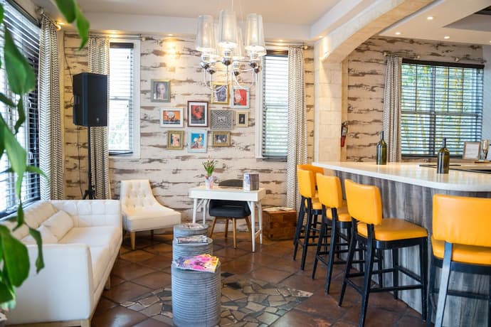 Hotel Shelley, Primary image