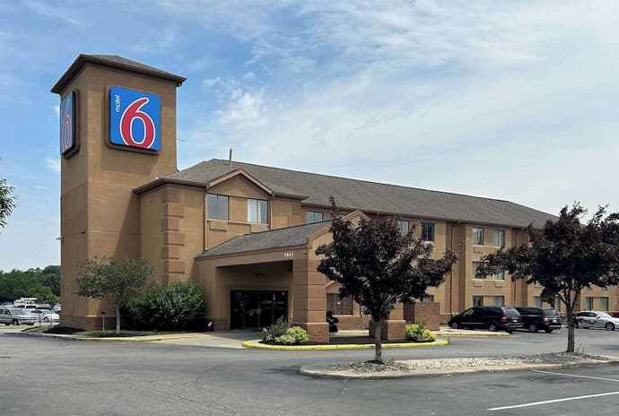 Motel 6 Indianapolis, IN - Airport