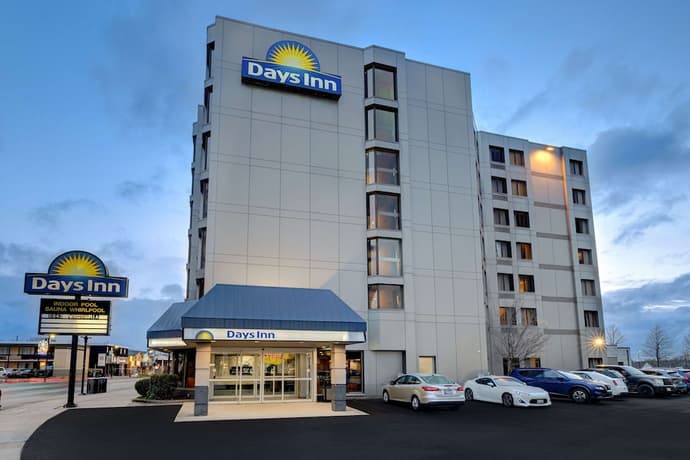 Days Inn by Wyndham Niagara Falls Near The Falls, Primary image