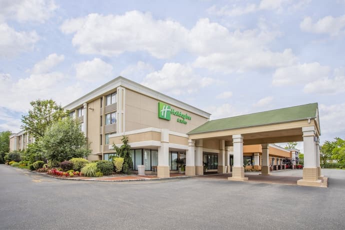 Holiday Inn & Suites Parsippany Fairfield by IHG