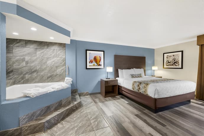 Best Western Airport Albuquerque InnSuites Hotel & Suites, Primary image