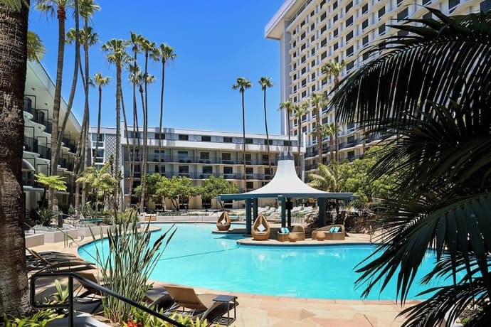 Los Angeles Airport Marriott, Primary image
