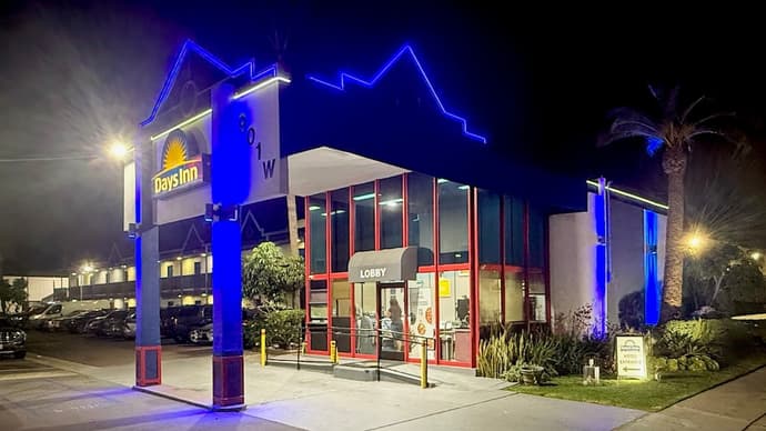 Days Inn by Wyndham Los Angeles LAX Airport/Stadium Area