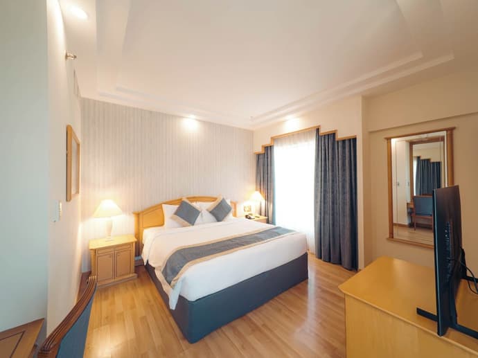 Millennium Downtown, Primary image