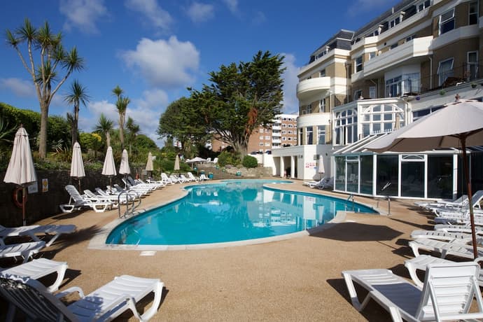 Bournemouth Carlton Hotel by Belvilla