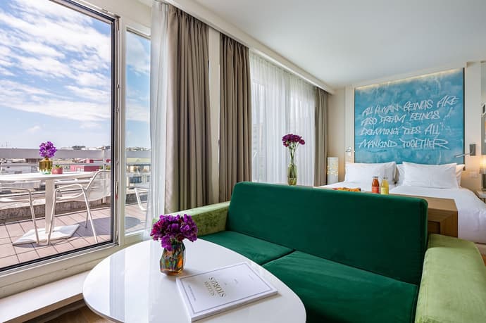 Hotel N'vY, Primary image