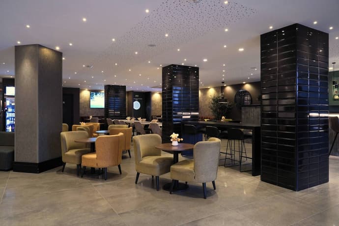 Catalonia Park Güell, Primary image