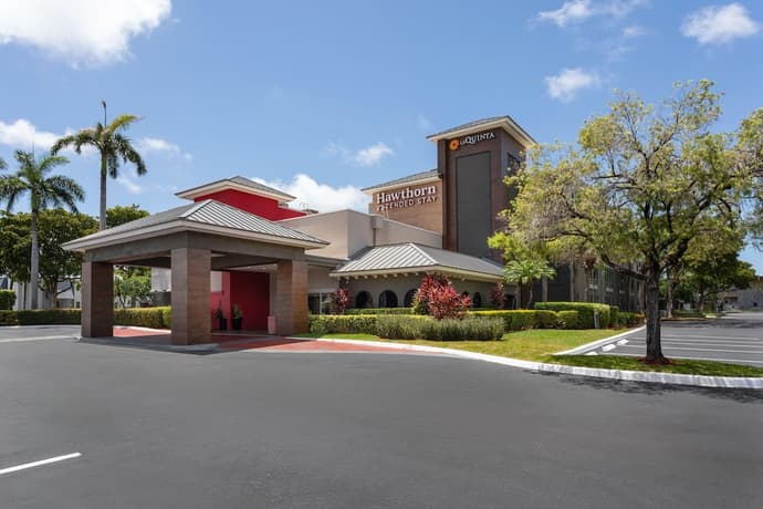 La Quinta Inn & Suites by Wyndham Ft Lauderdale Cypress Cr