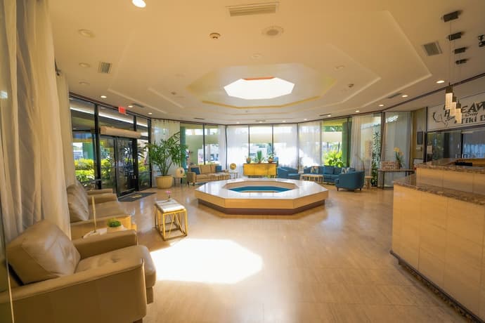 Boca Plaza by Lowkl, Lobby