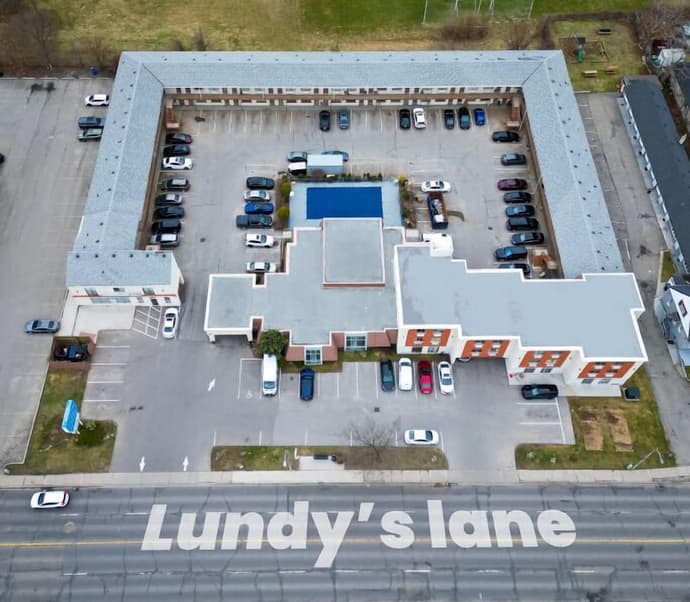 Niagara Lodge & Suites