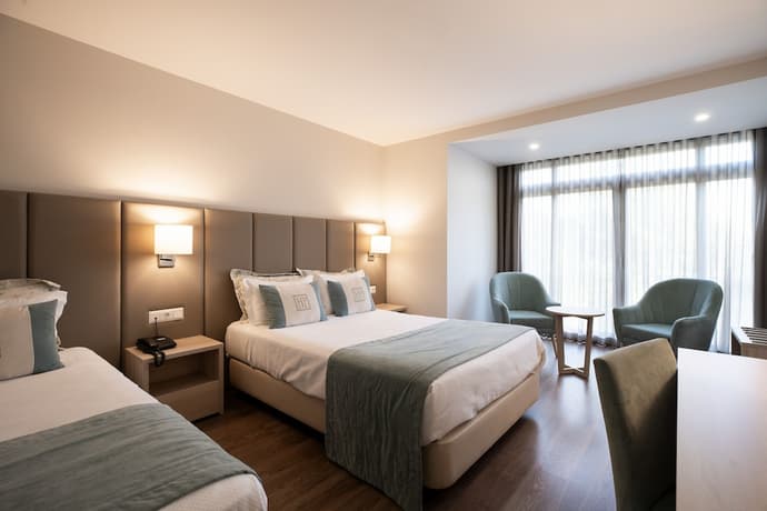 Hotel Fatima, Primary image