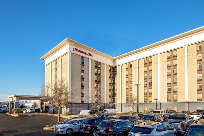 Hampton Inn Boston - Logan Airport