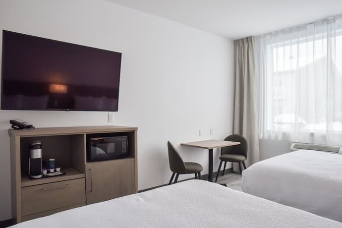 Repotel Levis, Primary image