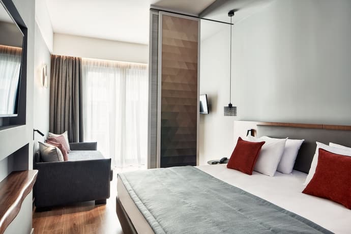 Achilleas Hotel, Primary image