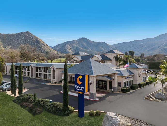 Comfort Inn & Suites Sequoia/Kings Canyon, Primary image