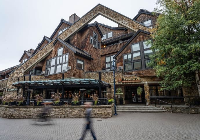 Executive - The Inn at Whistler Village & Mountainside Hotel, 