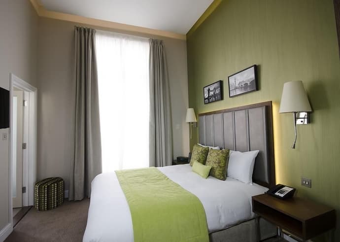 The Belgrave, Primary image