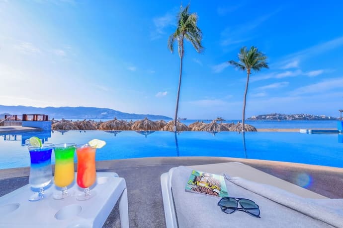 Krystal Beach Acapulco, Primary image