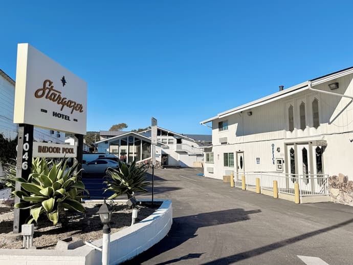 Stargazer Hotel, Primary image