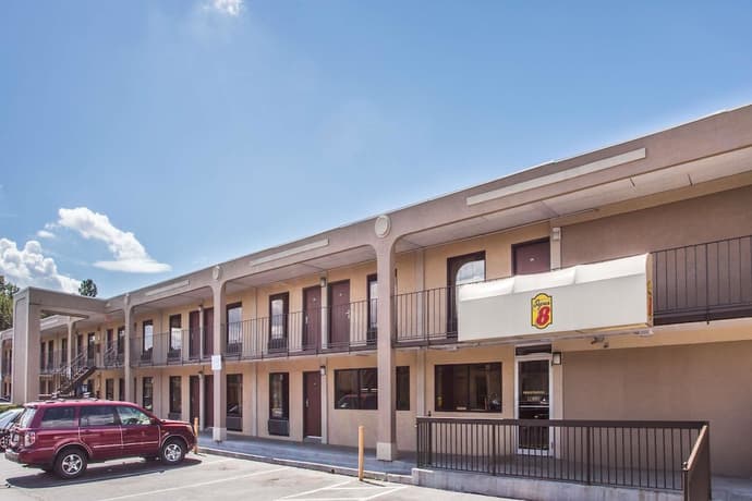 Super 8 by Wyndham Camp Springs/Andrews AFB DC Area