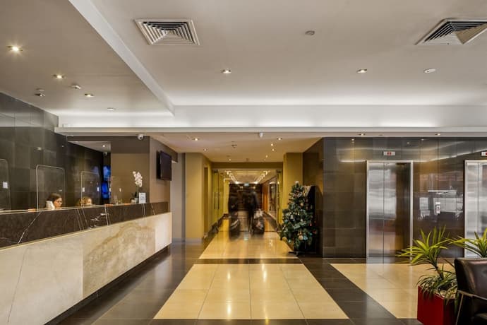 Atlantis Hotel, Melbourne, Reception