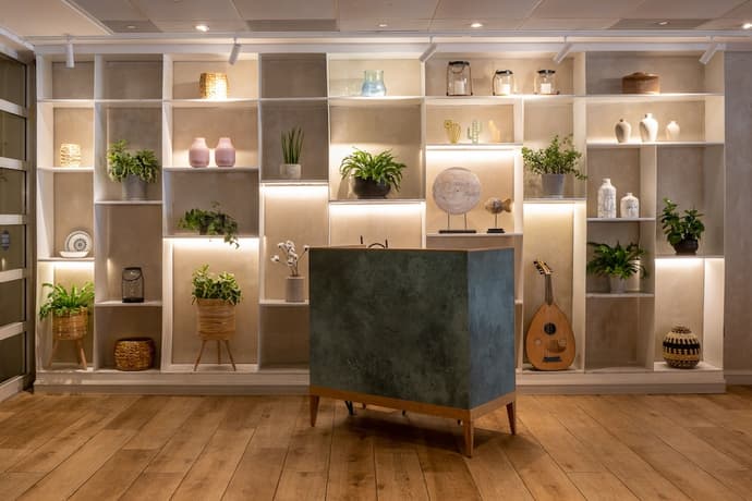 Prima Galil, Primary image