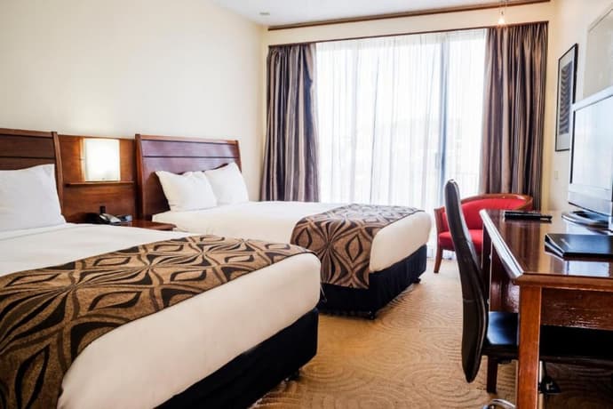 Crown Hotel, Primary image