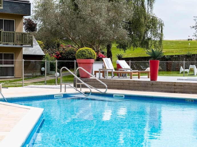 Mercure Omaha Beach Hotel