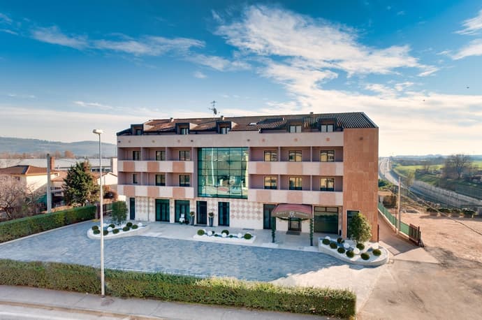 Hotel Brandoli, Primary image