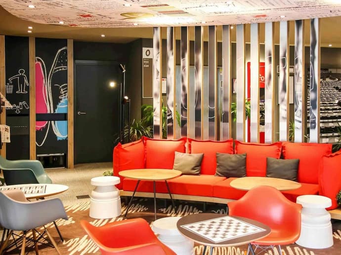 ibis Irun, Primary image