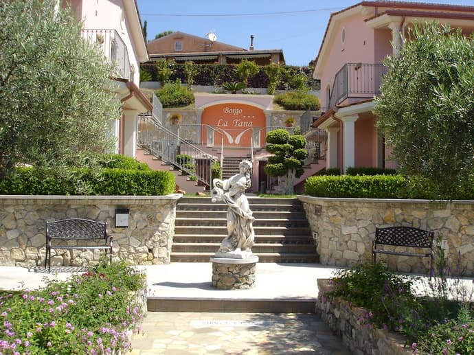 Hotel Ristorante Borgo La Tana, Primary image