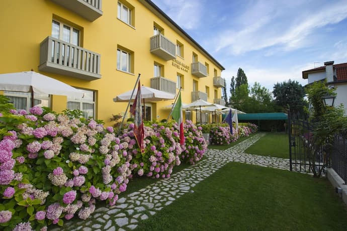 Viktoria Palace Hotel, Primary image