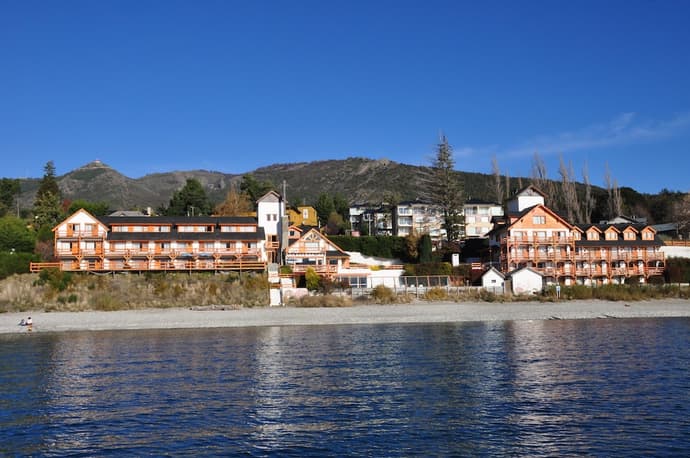 Apart del Lago, Primary image